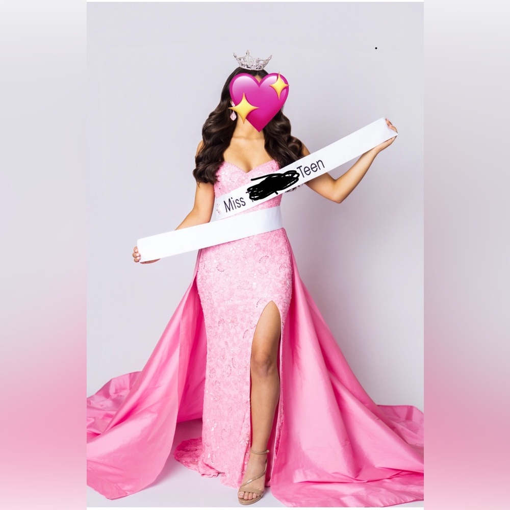 Elegant Pink Strapless Prom Dress with Puff Sleeves